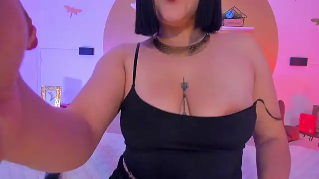 Snapshot of caroline__muller chatting on 09.10.25 caroline muller online show from 09.10.25