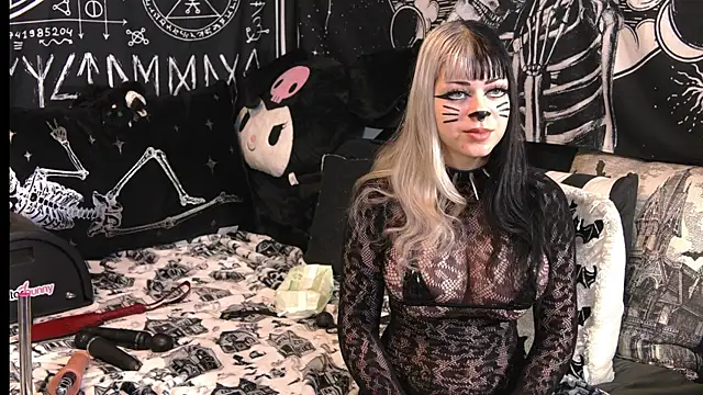 Paige Turner online show from 10.28.25