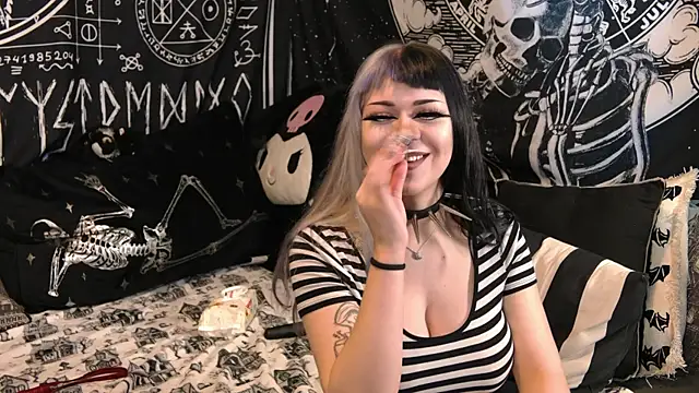 Paige Turner online show from 01.05.26