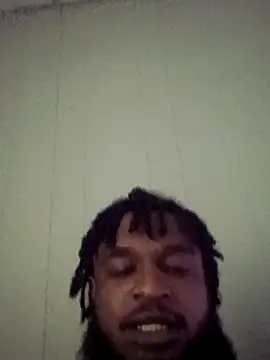 Snapshot of Longthickdick33 chatting on 10.25.25 Longthickdick33 online show from 10.25.25