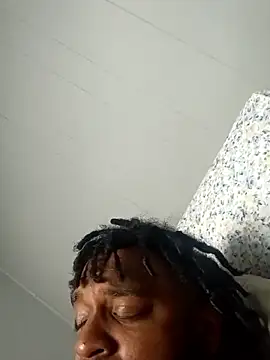 Snapshot of Longthickdick33 chatting on 11.11.25 Longthickdick33 online show from 11.11.25