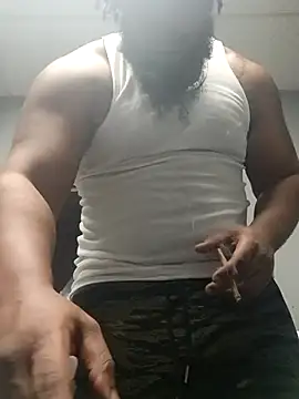 Snapshot of Longthickdick33 chatting on 11.23.25 Longthickdick33 online show from 11.23.25