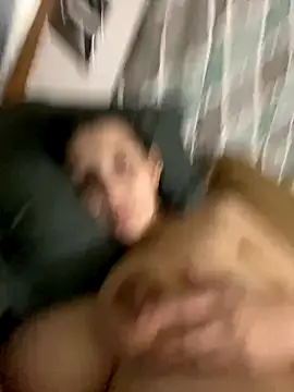 Snapshot of madsdeluxe chatting on 10.26.25 madsdeluxe online show from 10.26.25