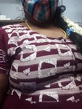Snapshot of TAMIL_ELAKKIYA chatting on 05.05.26 TAMIL ELAKKIYA online show from 05.05.26