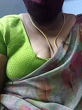 Snapshot of TAMIL_ELAKKIYA chatting on 06.05.26 TAMIL ELAKKIYA online show from 06.05.26