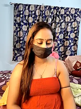 Snapshot of Cute-lusi chatting on 10.28.25 Cute-lusi online show from 10.28.25