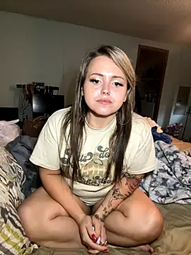 Snapshot of JuicyExxxperience chatting on 09.28.25 JuicyExxxperience online show from 09.28.25