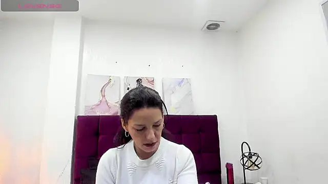 Snapshot of MashaPiink chatting on 04.30.26 MashaPiink online show from 04.30.26