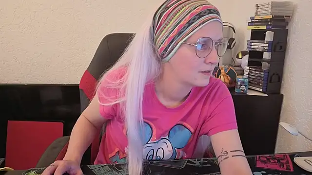 lisa yummi online show from 03.16.26