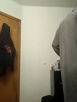 Snapshot of MoonlikePolicy727 chatting on 12.22.25 MoonlikePolicy727 online show from 12.22.25