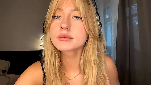 Snapshot of Jetta_Corsacami chatting on 10.16.25 Jetta Corsacami online show from 10.16.25