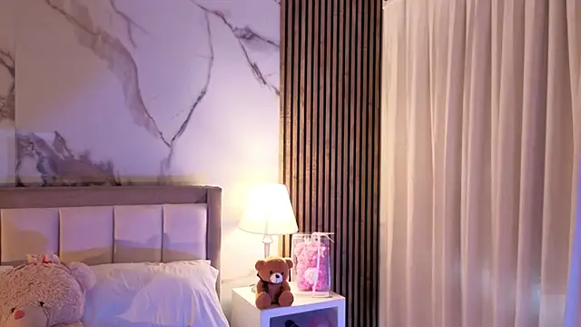 LunaRosse  online show from 10.17.25