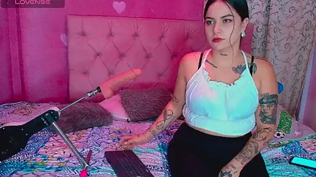 Snapshot of Lali_HOtt chatting on 10.10.25 Lali HOtt online show from 10.10.25