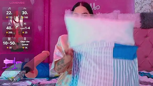 Snapshot of Lali_HOtt chatting on 11.14.25 Lali HOtt online show from 11.14.25