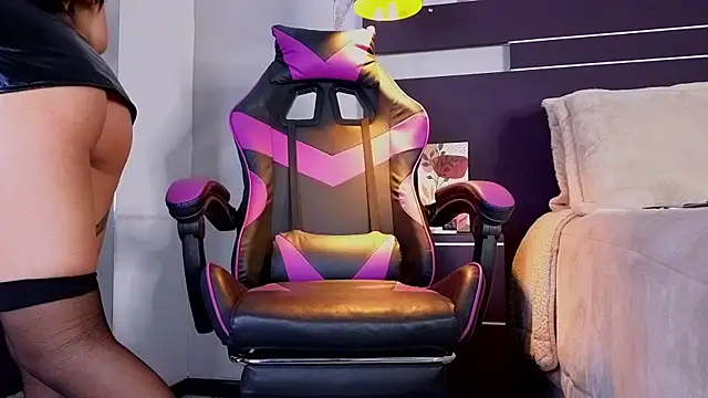 eviegothel  online show from 03.27.26