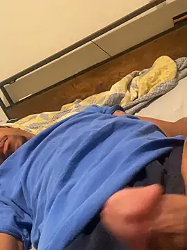 Snapshot of huhgtr chatting on 12.01.25 huhgtr online show from 12.01.25