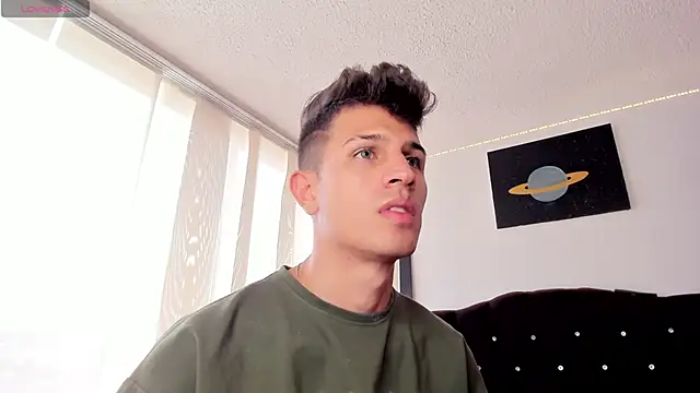 Snapshot of kevin_ahss chatting on 09.16.25 kevin ahss online show from 09.16.25