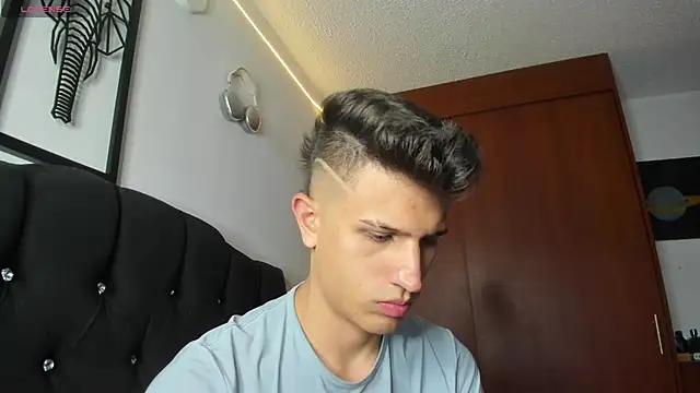 Snapshot of kevin_ahss chatting on 12.03.25 kevin ahss online show from 12.03.25