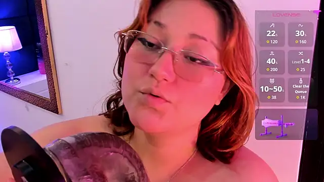 isa grey  online show from 09.26.25