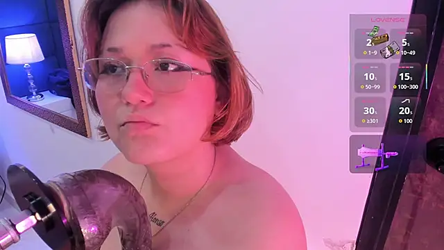 isa grey  online show from 10.03.25