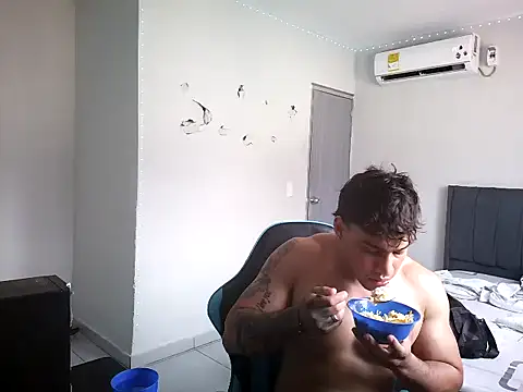 Snapshot of latin_party007 chatting on 04.06.26 latin party007 online show from 04.06.26