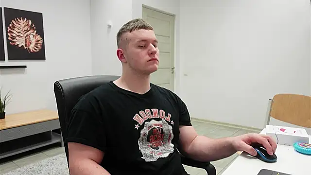 Snapshot of Richard_Dullas chatting on 11.25.25 Richard Dullas online show from 11.25.25