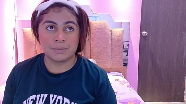 Snapshot of AndreaSweet2 chatting on 02.27.26 AndreaSweet2 online show from 02.27.26