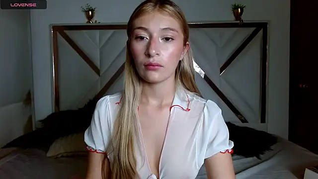 SophiaaLee online show from 09.09.25