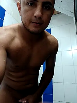 Snapshot of Geral_Yeraldyn09 chatting on 11.14.25 Geral Yeraldyn09 online show from 11.14.25