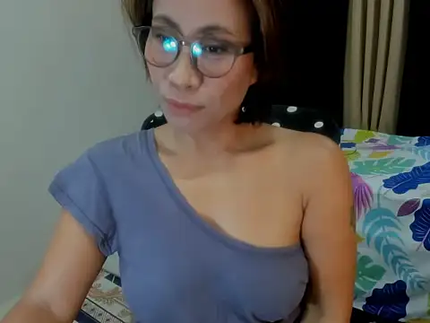 Snapshot of sweetkaley chatting on 06.27.26 sweetkaley online show from 06.27.26