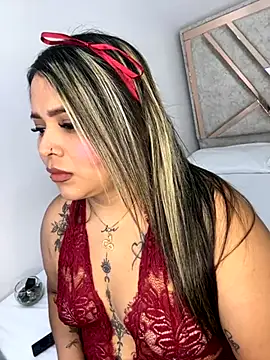 Snapshot of ashley-swift- chatting on 10.14.25 ashley-swift- online show from 10.14.25