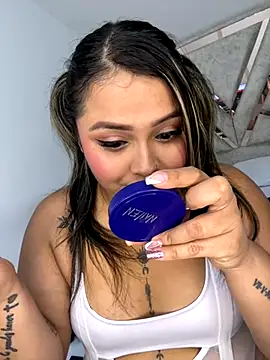 Snapshot of ashley-swift- chatting on 11.11.25 ashley-swift- online show from 11.11.25