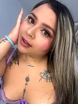 Snapshot of ashley-swift- chatting on 12.03.25 ashley-swift- online show from 12.03.25