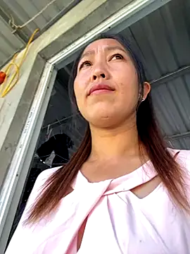 Snapshot of Huong-Ly chatting on 09.19.25 Huong-Ly online show from 09.19.25