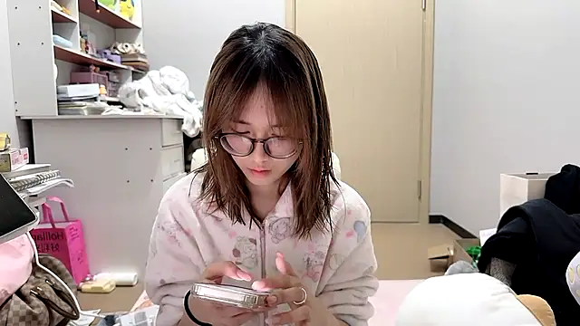 Snapshot of Ann-cookie chatting on 03.18.26 Ann-cookie online show from 03.18.26