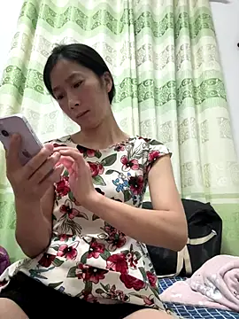 crhong666 online show from 09.10.25