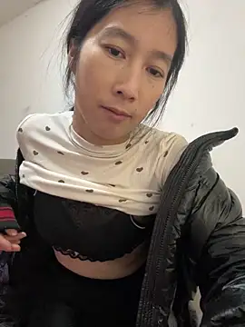 crhong666 online show from 12.18.25