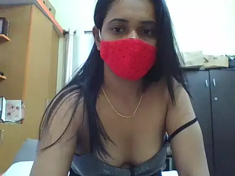 Curvyqueenz online show from 12.18.25