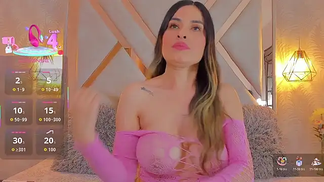 Snapshot of anni_honeyriveras chatting on 11.19.25 anni honeyriveras online show from 11.19.25