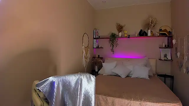 MaryRosenberg online show from 10.10.25