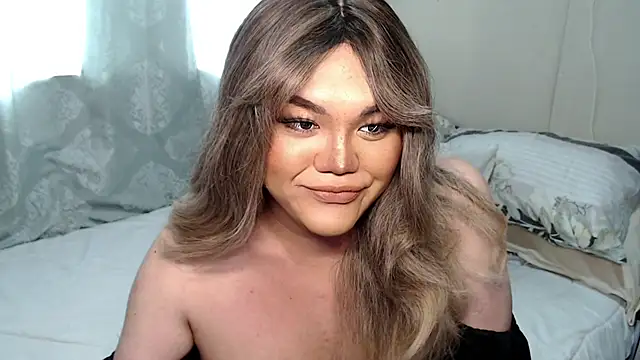 Snapshot of Olivia_lore chatting on 10.22.25 Olivia lore online show from 10.22.25