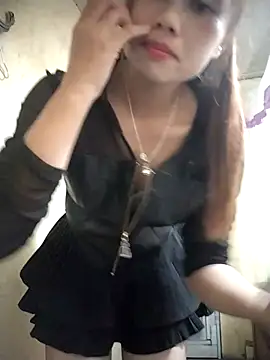 Dung-Thao19 online show from 10.29.25