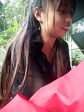 Dung-Thao19 online show from 10.30.25