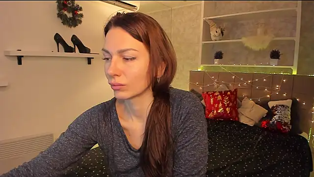 IsabelKiss online show from 12.15.25