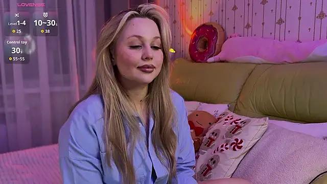 Snapshot of Estella_Elwood chatting on 01.19.26 Estella Elwood online show from 01.19.26