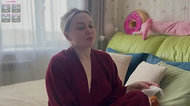 Estella Elwood online show from 04.25.26