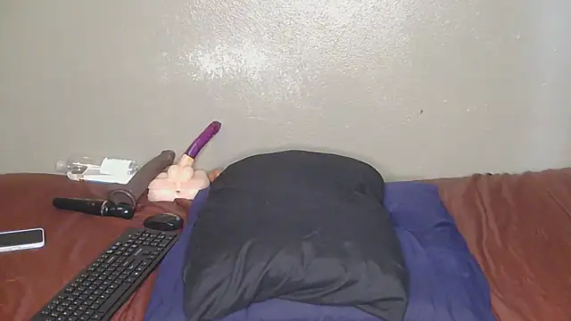 Snapshot of CherieBlushX chatting on 02.10.26 CherieBlushX online show from 02.10.26