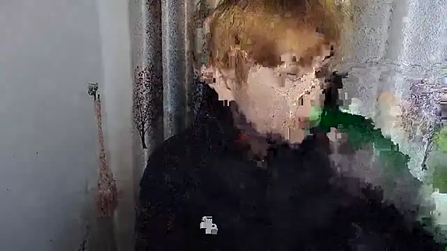 Snapshot of w5206t chatting on 12.22.25 w5206t online show from 12.22.25