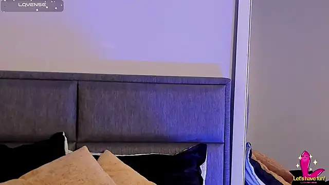 Emma  clark  online show from 10.09.25