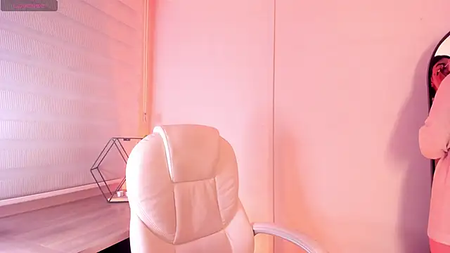 Emma  clark  online show from 12.19.25